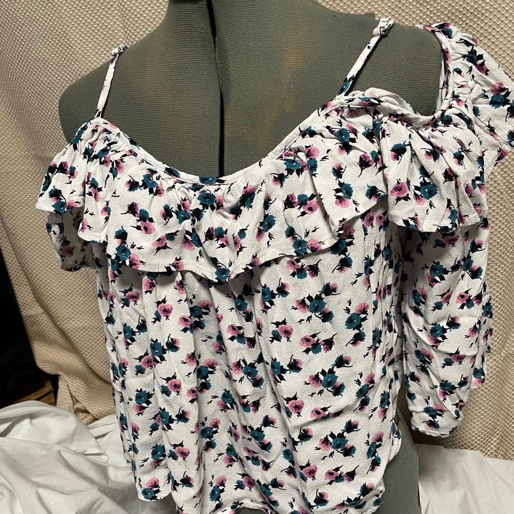 Floral Ruffle Off-Shoulder Top long sleeve size large